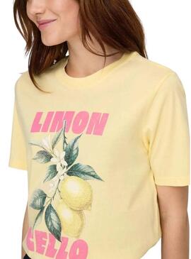 Camiseta Only Lucy amarela para mulher.