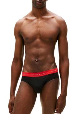 Pacote com 3 cuecas Tommy Hilfiger slip pretas para homens.