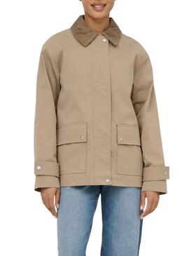 Jaqueta Only Evelyn camelo para mulher.