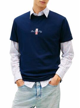 Camiseta Tommy Jeans Sign Block azul marinho para homem.