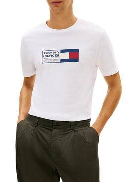 Camiseta Tommy Hilfiger Brand Love Box branca para homem.