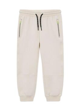 Calça de treino branca Mayoral para menino.