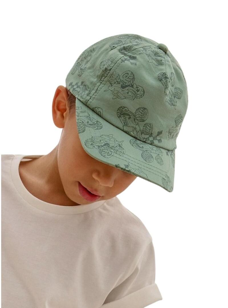 Boné verde com carros para menino.