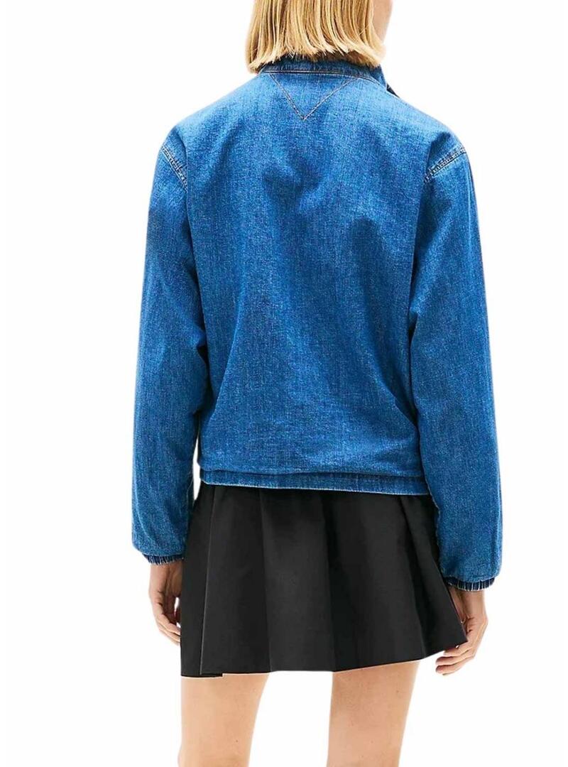 Jaqueta jeans Tommy Jeans em chambray azul para mulher.