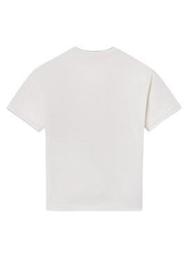 Camiseta Mayoral branca com bolso para menino.