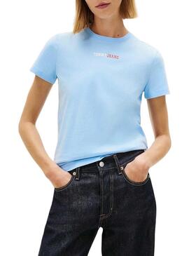 Camiseta Tommy Jeans Essential logo azul para mulher.