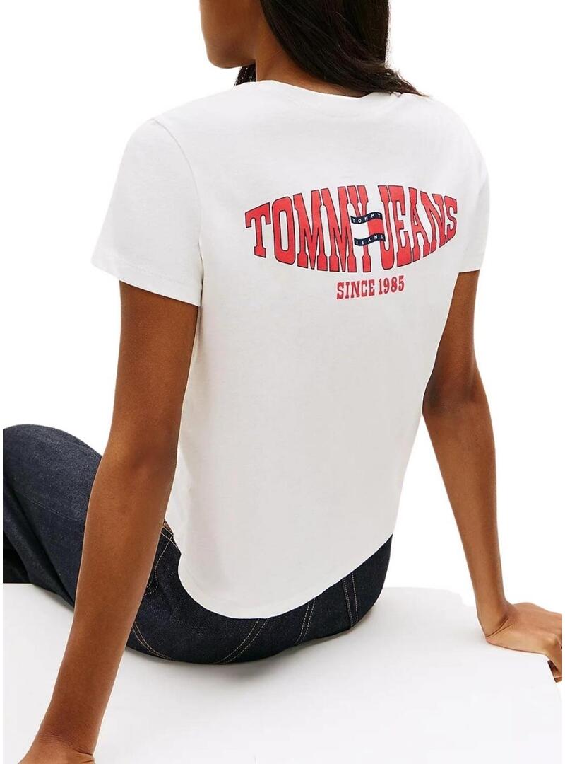 Camiseta Tommy Jeans Wavy Flag branca para mulher.
