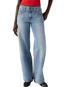 Calças de ganga Levis Superlow Loose azul claro para mulher
