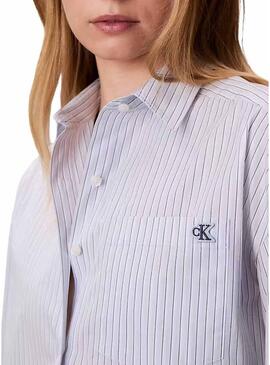 Camisa Calvin Klein Jeans Yarndye listras azuis para mulheres.
