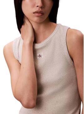 Camiseta Calvin Klein Jeans Baby cinza para mulher