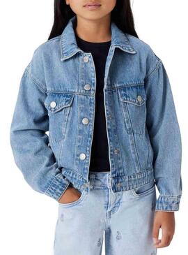 Jaqueta Name It em jeans azul médio para menina.