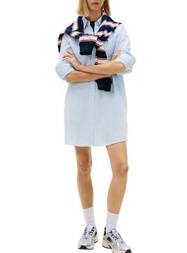 Vestido camiseiro Tommy Jeans oversize de linho azul para mulher.