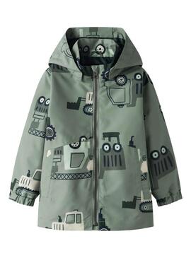 Capa de chuva Name It Max estampada com máquinas verde sálvia para menino.