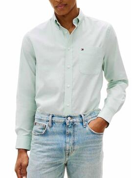 Camisa Tommy Hilfiger Light Oxford listras verde para homem.