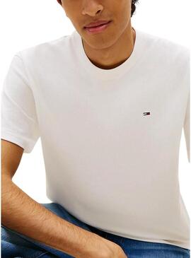 Camiseta básica Tommy Jeans Relaxed Flag branca para homem.