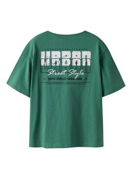 Camiseta Name It Benna estampado urbano verde para criança.