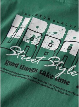 Camiseta Name It Benna estampado urbano verde para criança.