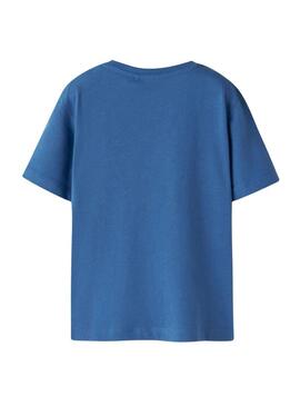 Camiseta Name It Benna dinossauro azul para menino.