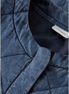 Casaco Name It Juliette acolchoado em denim azul médio para menina.