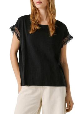 Camiseta Pepe Jeans Nain preta para mulher.