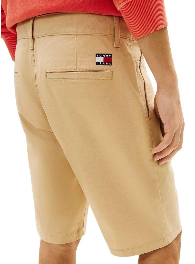 Bermuda Tommy Jeans Scanton bege para homens.