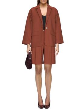 Bermudas Vila Viprisilla é um casaco de mulher.