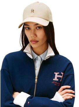 Boné Tommy Hilfiger Elevated Chic bege para mulher.