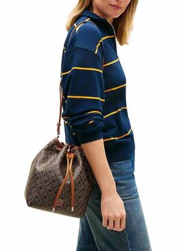 Bolsa Tommy Hilfiger Monoplay Bucket marrom para mulher.