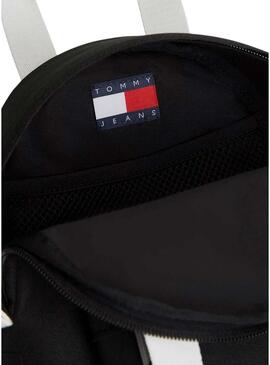 Mochila Tommy Jeans Essential mini preta para mulher.