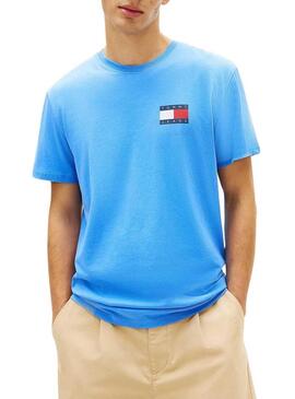 Camiseta Tommy Jeans Essential Flag azul para homem.