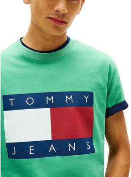 Camiseta Tommy Jeans Big Flag verde para homem.