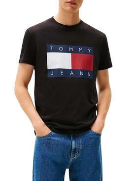 Camiseta Tommy Jeans Big Flag preta para homem.