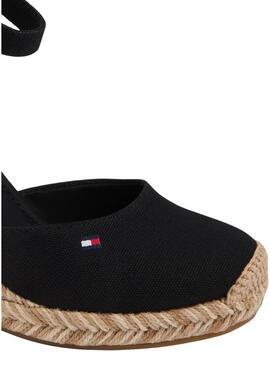 Alpargatas Tommy Hilfiger Flag preto com salto alto para mulher.
