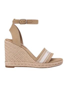 Alpargatas Tommy Hilfiger Webbing tostado com salto alto para mulher.