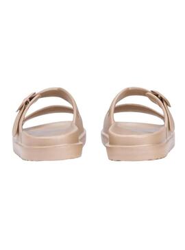 Sandálias Tommy Hilfiger Light de duas tiras douradas para mulheres.