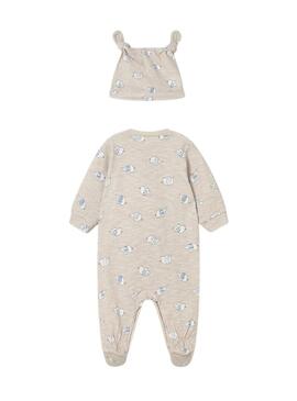 Conjunto macacão e gorro Mayoral estampado elefantes arena para bebê.