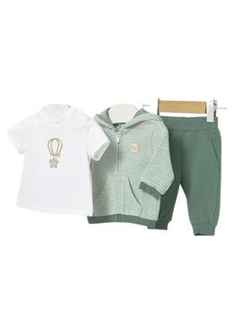 Conjunto de três peças verdes para bebê da marca Mayoral.