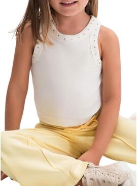 Camiseta Mayoral com tachinhas em branco para meninas.