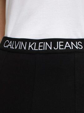 Shorts Ciclistas Calvin Klein Milano preta de mulher 